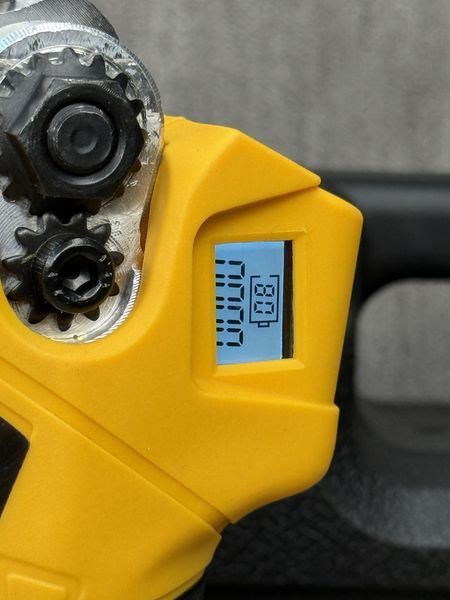 Секатор акумуляторний 48V для дерев, 2 АКБ, безщітковий двигун, екран, кейс Гарантія 1 рік Жовтий 260884 фото
